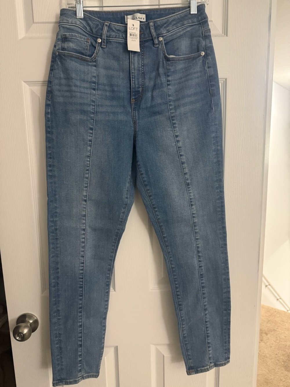 LOFT Curvy High-Rise Skinny Jeans in Light Blue Wash